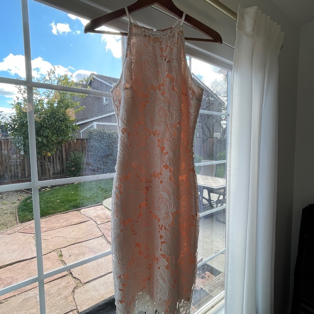 Lulu’s white lace midi dress